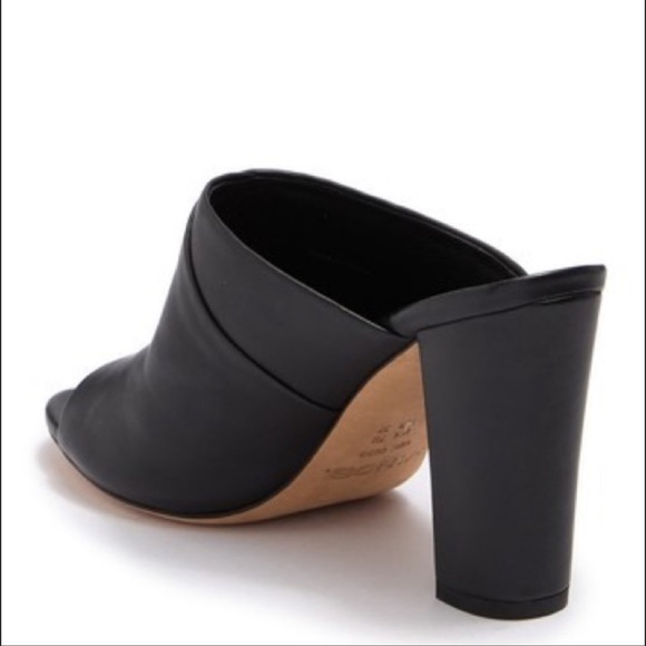 💕HP💕Vince heath cross strap sandal black leather - Picture 5 of 13